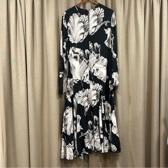 Floral Black and White Dress - Picture 7 of 10